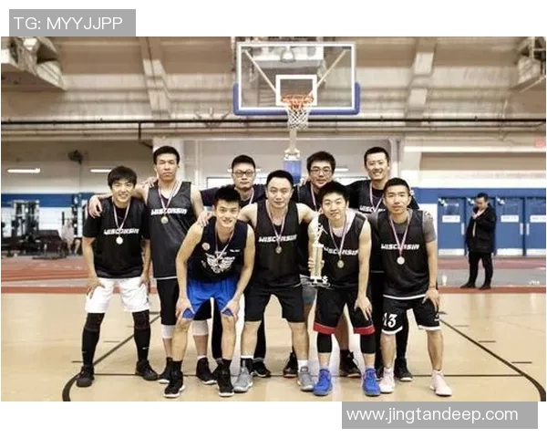 成都篮球队在总决赛积分榜中以100分稳居第一名展现强劲实力